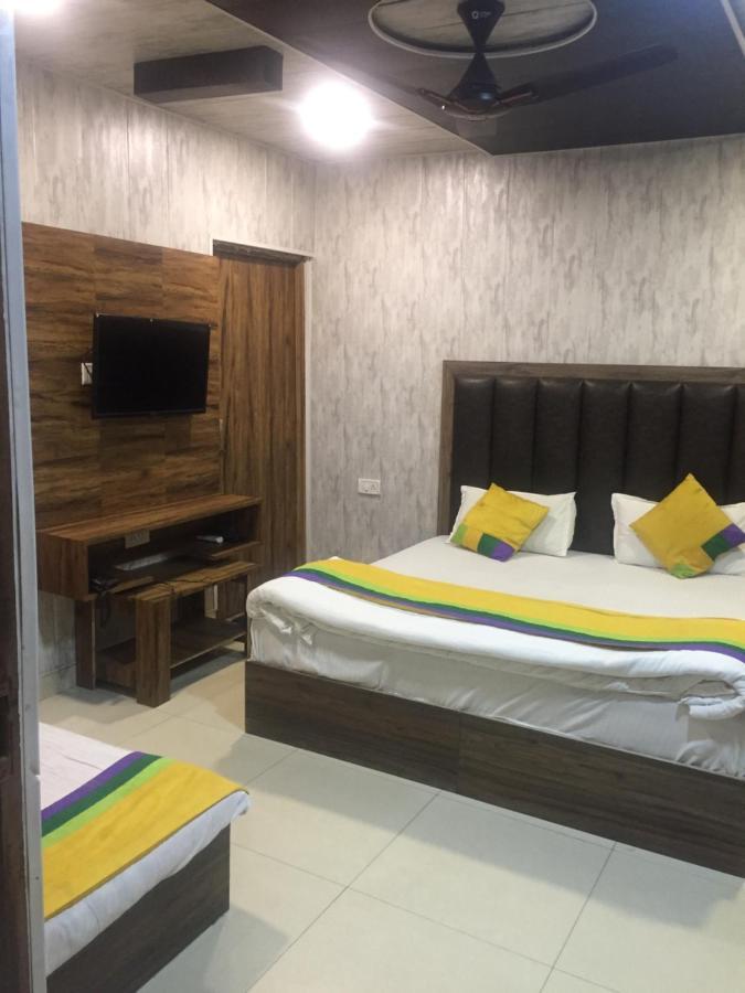 Fabhotel Dm Residency Амрітсар Екстер'єр фото